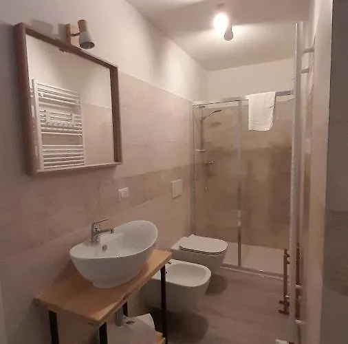 Ca' Del Vino Rooms- Casa de hóspedes Varzo