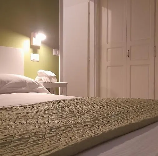 Ca' Del Vino Rooms- Гостевой дом Варцо